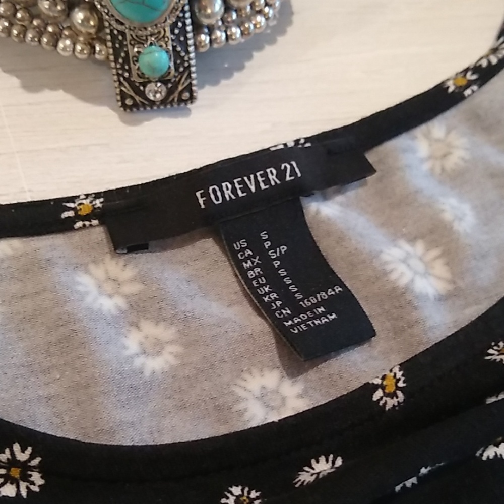Forever 21 Black Daisy Form Fitting Flowy (Skirt) Dress Like New! - Picture 3 of 8